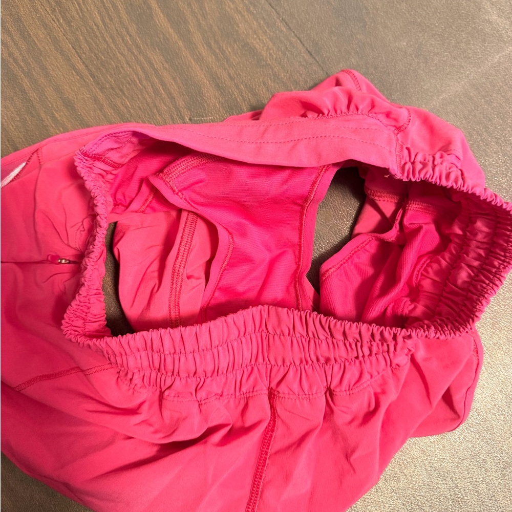 Lululemon Hot Pink 4" Brand New Condition - Picture 3 of 4